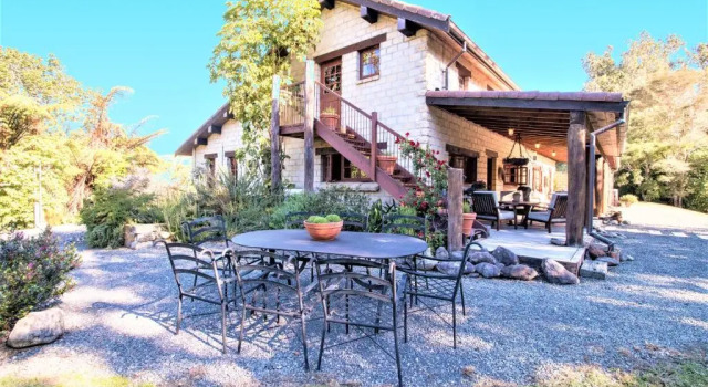 Коттедж с 4 комнатами Villa Casa Maria Luxury Farmhouse