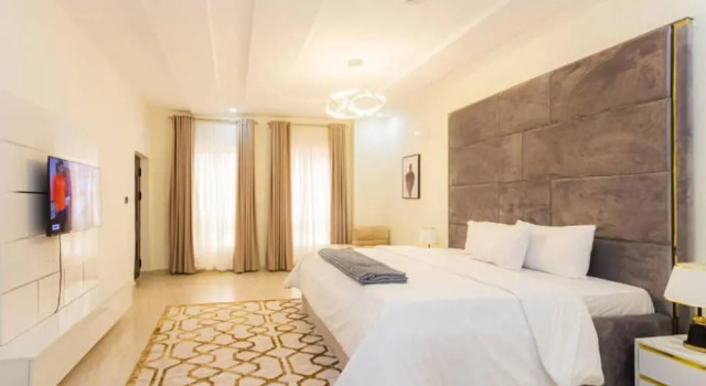 Furnished 4-bed House Lekki Phase 1 Lagos, Rezerwuj Dom wakacyjny Wille w Eti-Osa, Willa