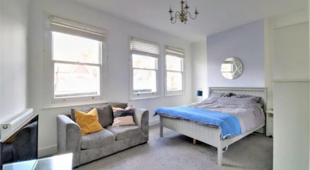 Replingham Road Apartment