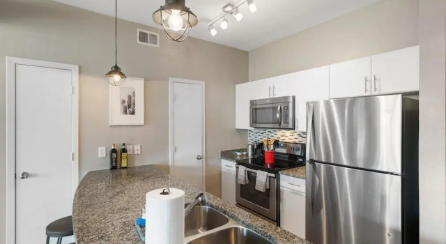 Апартаменты Plano Comfy 2BD 1 5BA Apartment