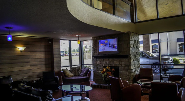 Clarion Inn & Suites, Varaa Hotelli Terre Haute Indiana