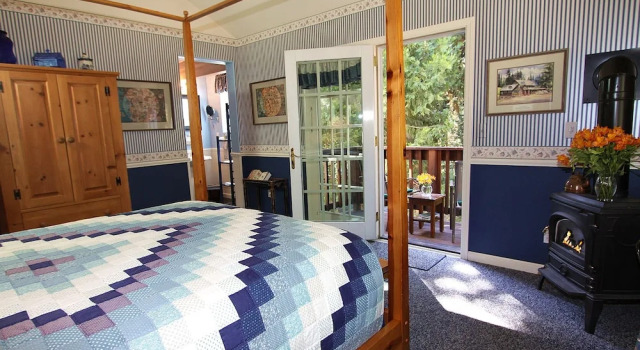 Номер Standard с балконом McCaffrey House Bed and Breakfast Inn