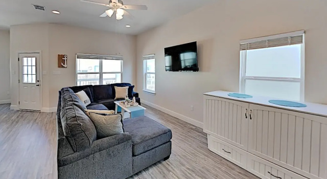 110nnaut 2 Bedroom Home