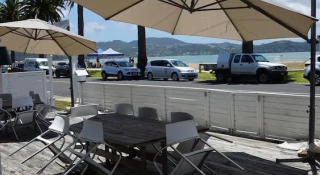 Люкс Deluxe Nana Glad's Beach Front Accommodation