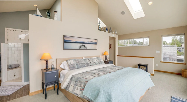 Коттедж Beautiful Birch Bay Retreat w/ Deck & Fire Pit!
