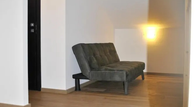 House With 3 Bedrooms in Bonifacio, With Wonderful Mountain View, Pool, Rezerwuj Hotel Hotele w Korsyka z parkingiem, Parking