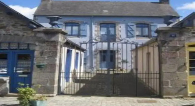 Mam'Gozh, Rezerwuj Hotel  