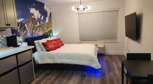 Near Airport, Hospital, Midtown, 58 TV - Apt 255
