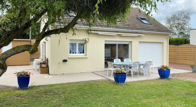 Коттедж Holiday Home in Kairon Near the Beach