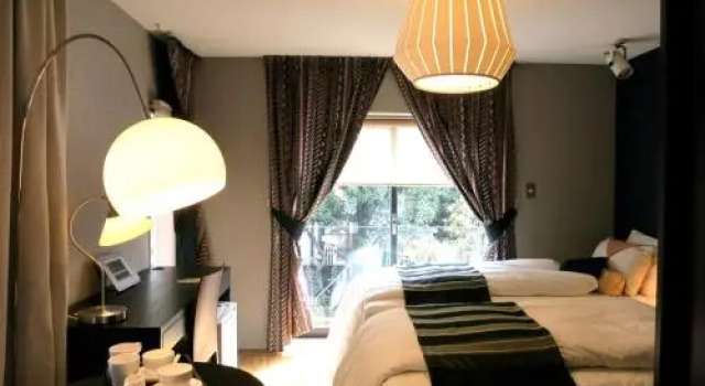 AH87 Osaka, Buchen Sie Bed & Breakfast Suita Präfektur Ōsaka
