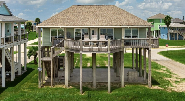 Коттедж Beaches Be Trippin' 4 Bedroom Home by RedAwning