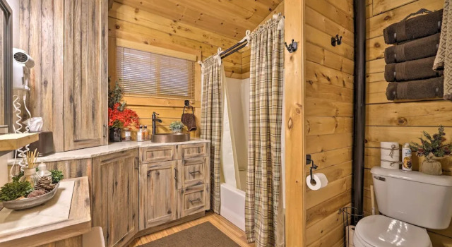 Коттедж Cozy 'nora's Hideaway' - Charming, Quiet Log Cabin