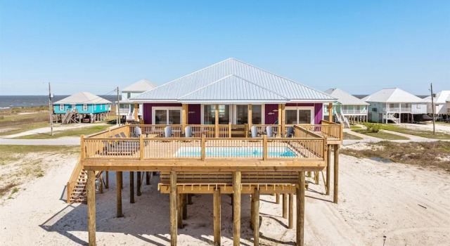 Коттедж с 4 комнатами Purple Paradise - 2536 Bienville Blvd 4 Bedroom Home by RedAwning