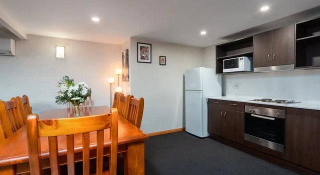 Апартаменты с 4 комнатами Leisure Inn Penny Royal Hotel & Apartments