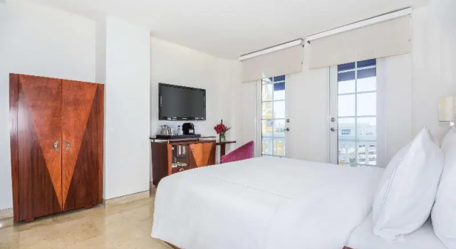 Двухместный номер Standard с балконом NH Royal Urban Cartagena