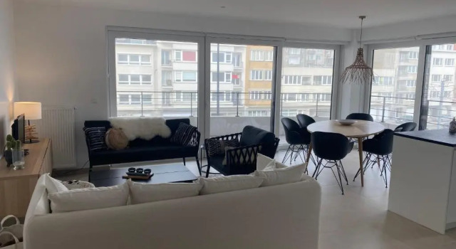 Апартаменты Lichtrijk 2-slaapkamerappartement met zeezicht en gratis parking