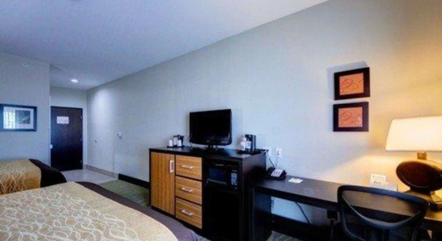 Четырёхместный номер Standard Comfort Inn & Suites Tulsa I-44 West - Rt 66