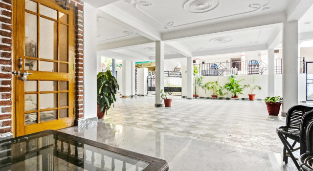 OYO Home 78170 Modern Stay Premnagar, Rezervovat Hotel Hotely v Uttarakhand s parkováním, Parkování