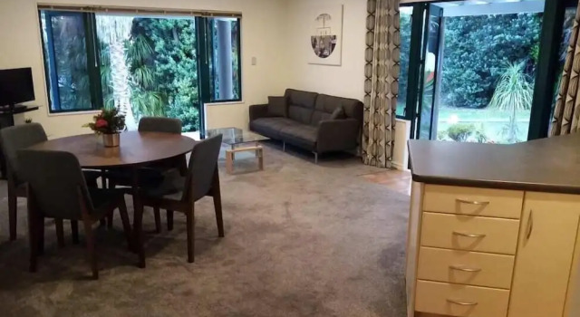 Апартаменты Gulf Harbour Guest House Apartment