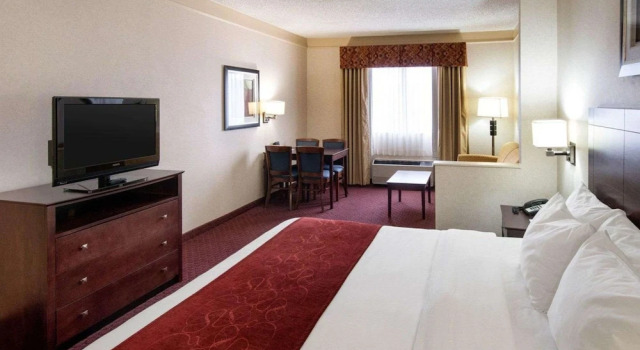 Двухместный номер Standard Comfort Suites Parkersburg South