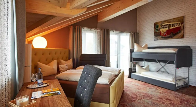 Четырёхместный номер Deluxe Vintage Hotel Charivari- Sommer Hörnerbahnen kostenlos mit Restaurant