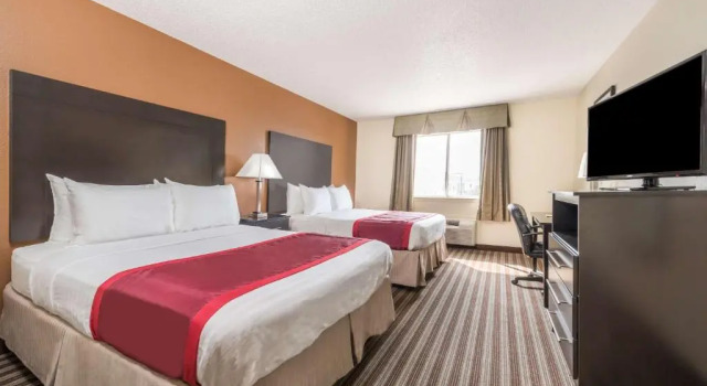 Люкс c 1 комнатой Days Inn & Suites by Wyndham Dallas