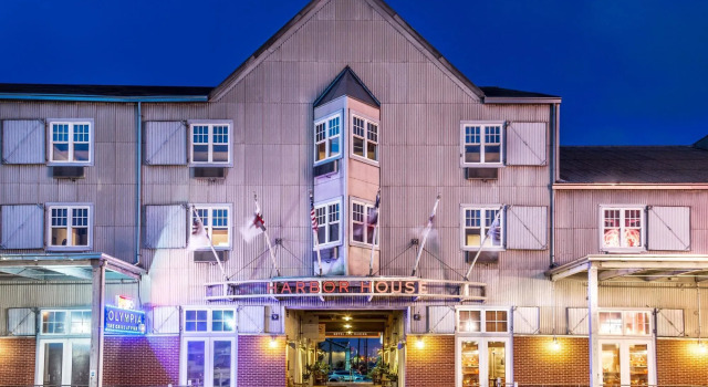 Harbor House Hotel and Marina at Pier 21, Забронировать Отель Галвестон Texas Gulf Coast, рядом с Betty Head Oleander Garden Park