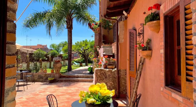 Четырёхместный номер Standard с видом на сад B&B Villa Vittoria