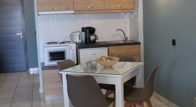 Студия с балконом Poledas Apartments
