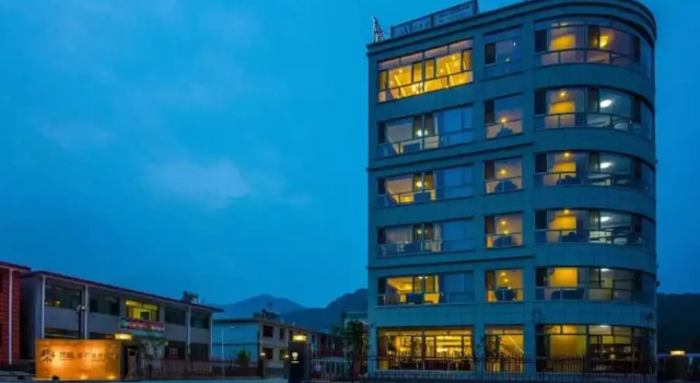 Xinglong Shuangheyuan Resort, Book Resort Resort Hotels in Chengde, Resort