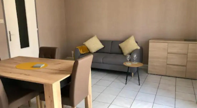 Апартаменты 2 Bed Apartment Near the Coast & City Center