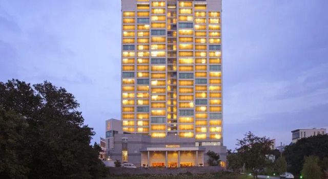 Полулюкс Fraser Suites Hanoi