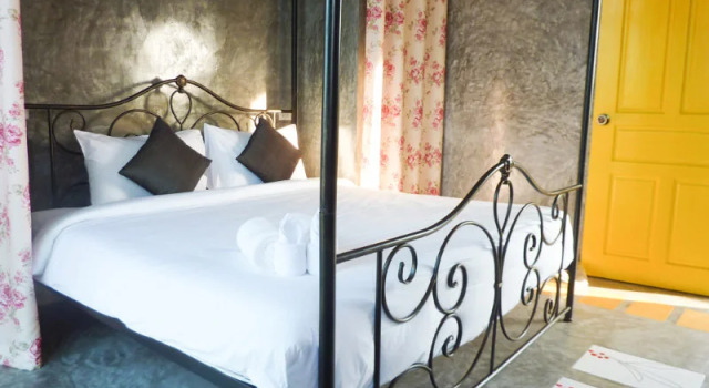 Be My Guest Hip Hotel