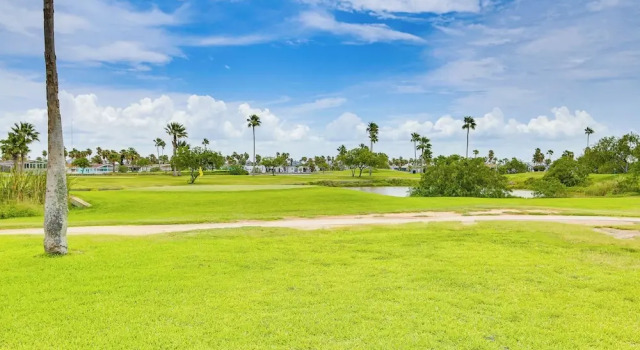 Коттедж 5 Mi to Beaches: Sunny Port Isabel Golf Retreat