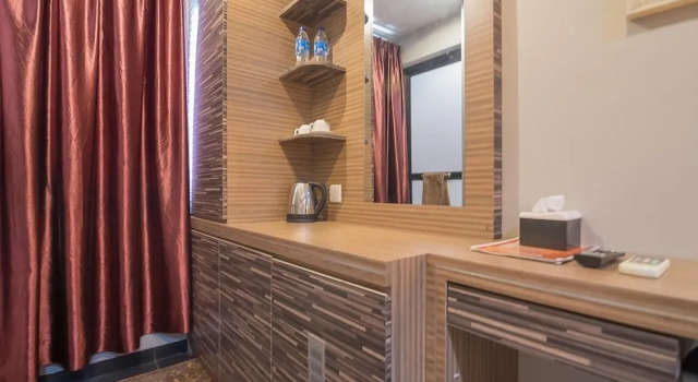 RedDoorz Premium near Harbour Bay Mall Batam 2