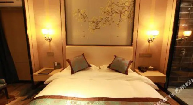 Люкс Deluxe Fuyi Fashion Hotel Yinchuan Baohu East Road
