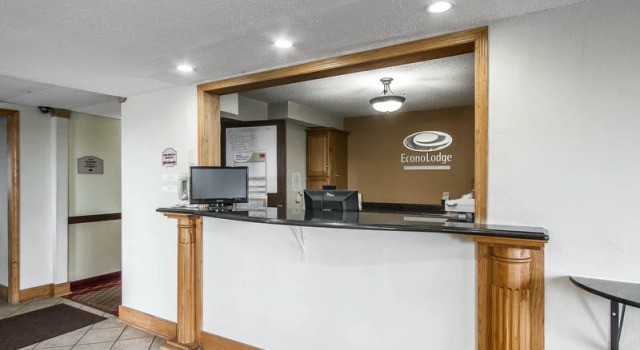 Econo Lodge, Prenota Hotel Hotel a Janesville con parcheggio, Parcheggio