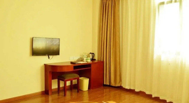 Двухместный номер Standard GreenTree Inn Qingdao Jiaozhou Bus Terminal Station Haier Avenue Express Hotel