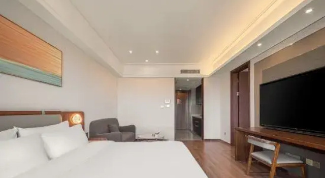 Семейный люкс с видом на море Madison Hotel Dalian Harbor Square, Donggang Business District