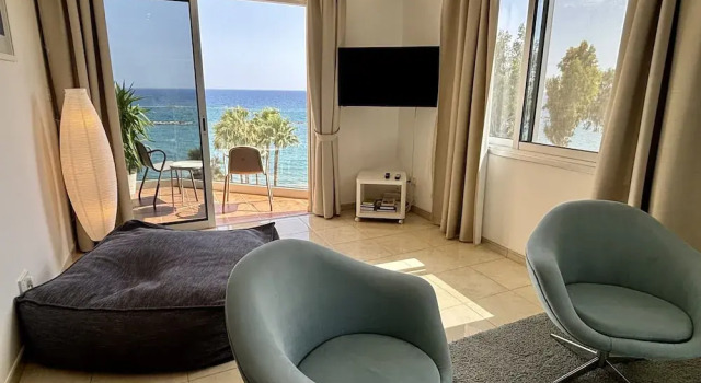 Апартаменты Helena Beach Apartment