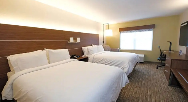 Номер Executive Holiday Inn Express Atlanta - Northeast I-85 - Clairmont Road by IHG