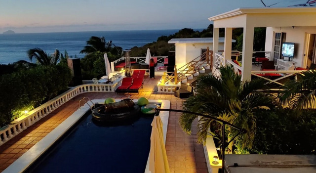Вилла Luxury Chez Mango Villas