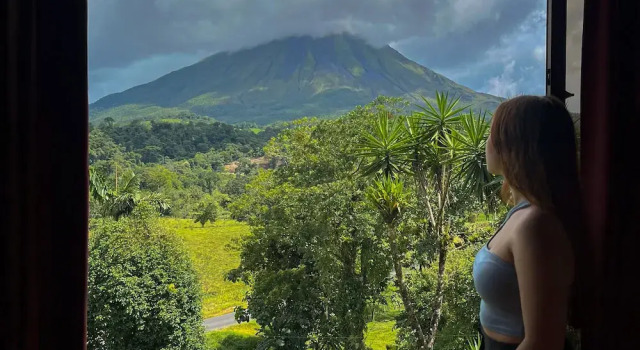 Двухместное бунгало Deluxe с видом на горы Arenal Roca Lodge