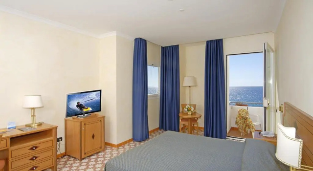 Номер Superior с балконом и с видом на море Hotel Saline