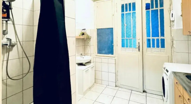 Апартаменты Comfortable 2BR Retreat Near Stadthalle