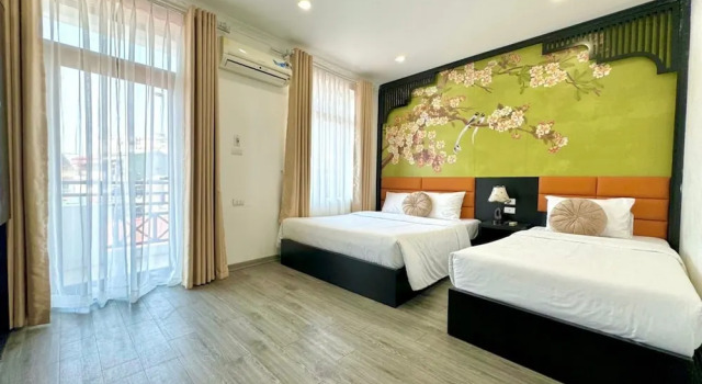 Трёхместный номер Standard с балконом и с видом на город Hanoi Elpis Hotel