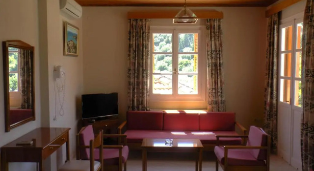 Студия Deluxe Captains Apartments
