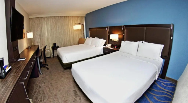 Четырёхместный номер Standard Holiday Inn Mayaguez & Tropical Casino by IHG