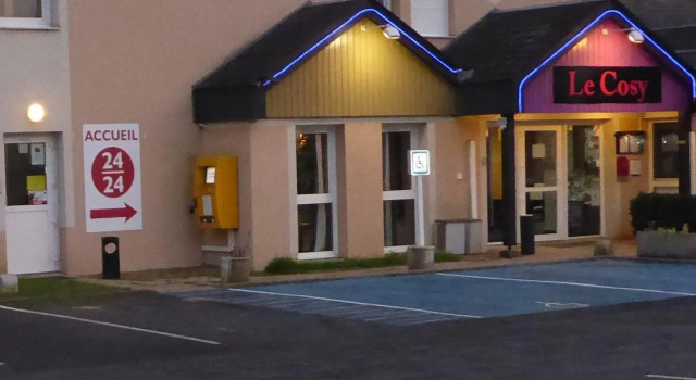 Номер Standard Hôtel Le Cosy Blois Villebarou