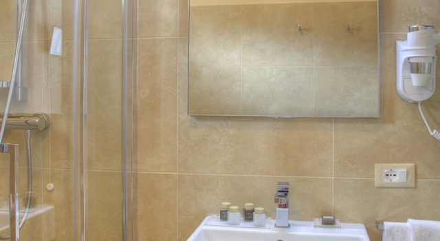 Двухместный номер Comfort с балконом Hotel Helvetia